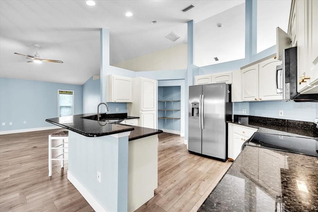 221 SPORTSMAN ROAD photo 12