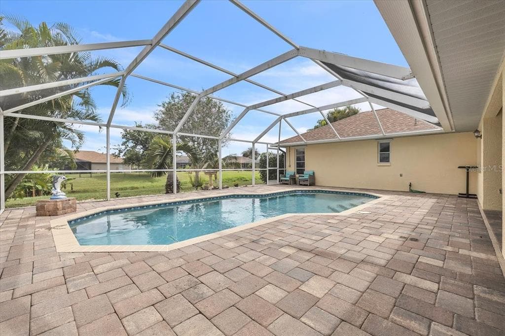 221 SPORTSMAN ROAD photo 3