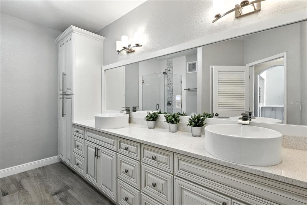 2741 VIA CIPRIANI 916A photo 22