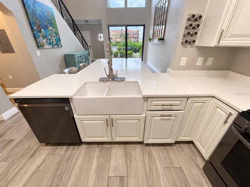 2741 VIA CIPRIANI 916A photo 11