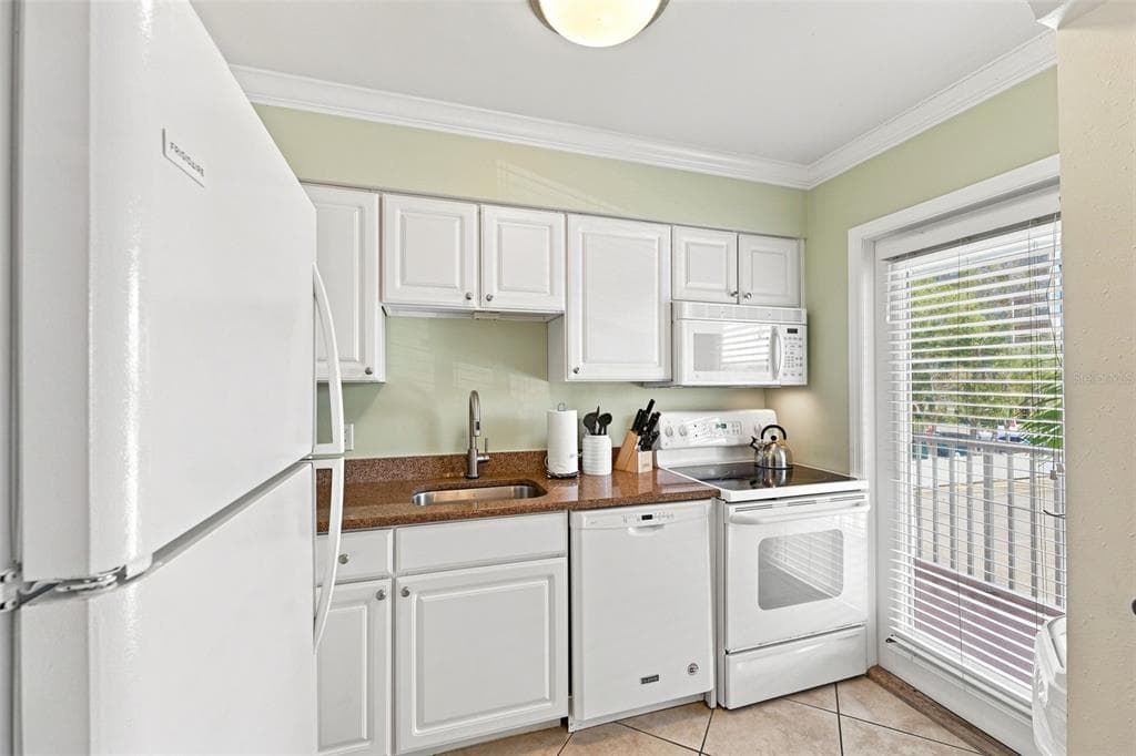 19417 GULF BOULEVARD C209 photo 8