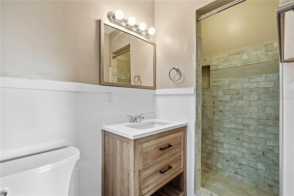 3860 BELLE VISTA E photo 15