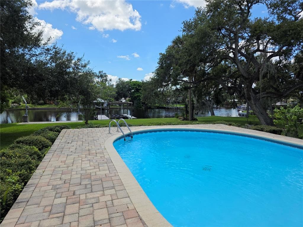 9303 ALICE LANE photo 25