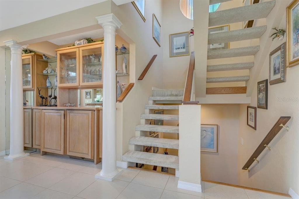 205 6TH STREET E photo 25