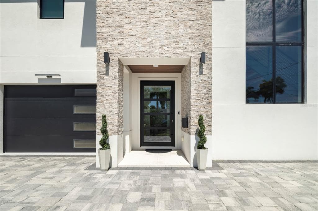7973 CAUSEWAY BOULEVARD N photo 11