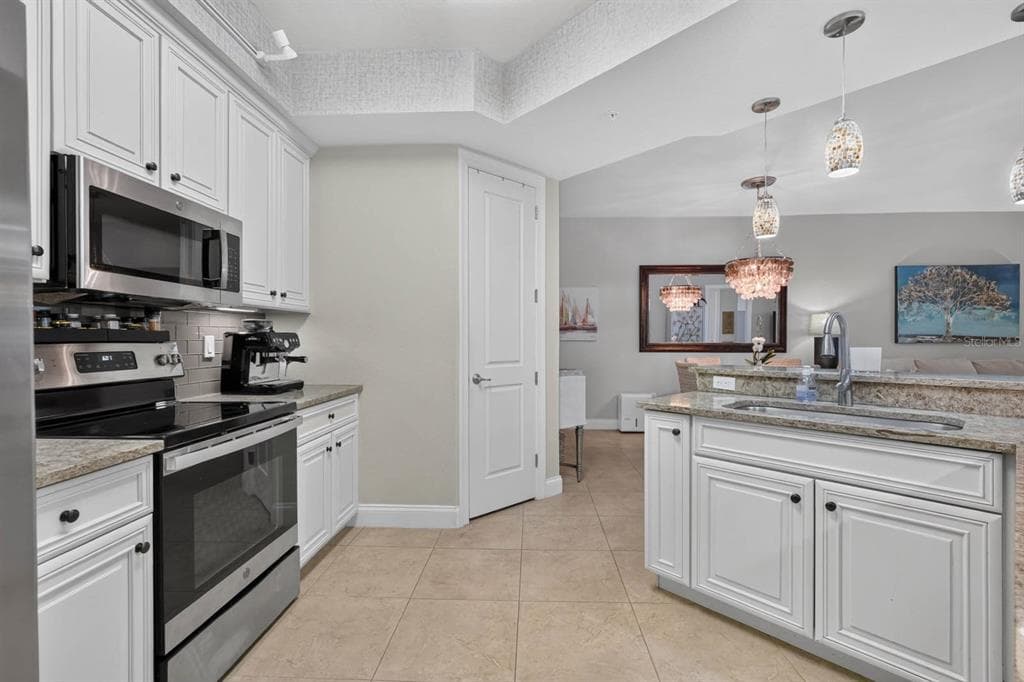 3 RIVERWALK DRIVE 506 photo 16