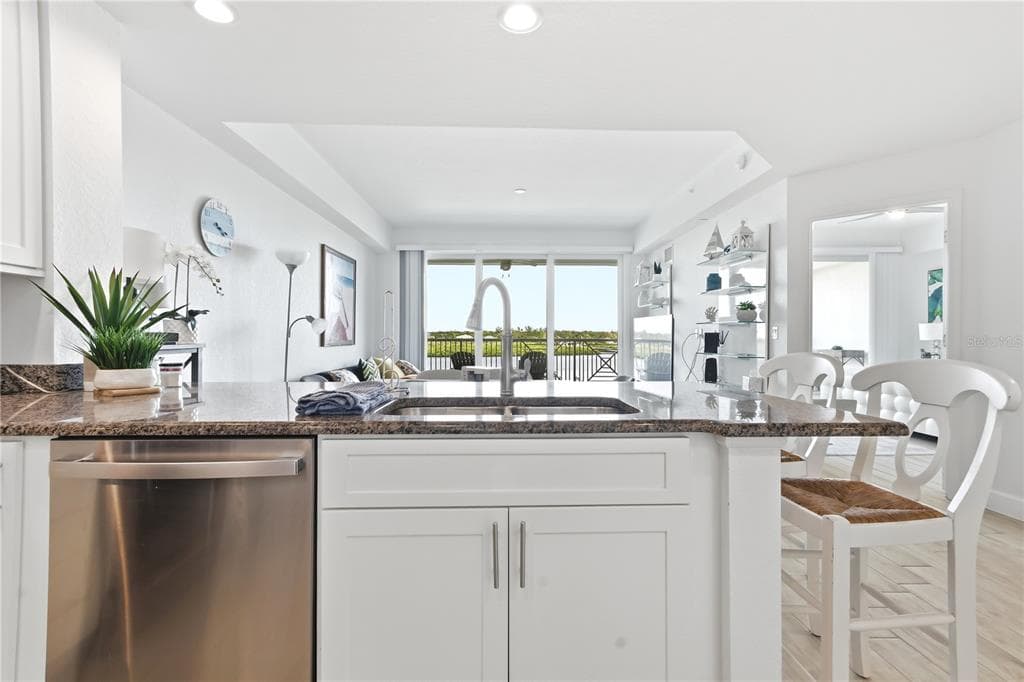 19519 GULF BOULEVARD 403 photo 23