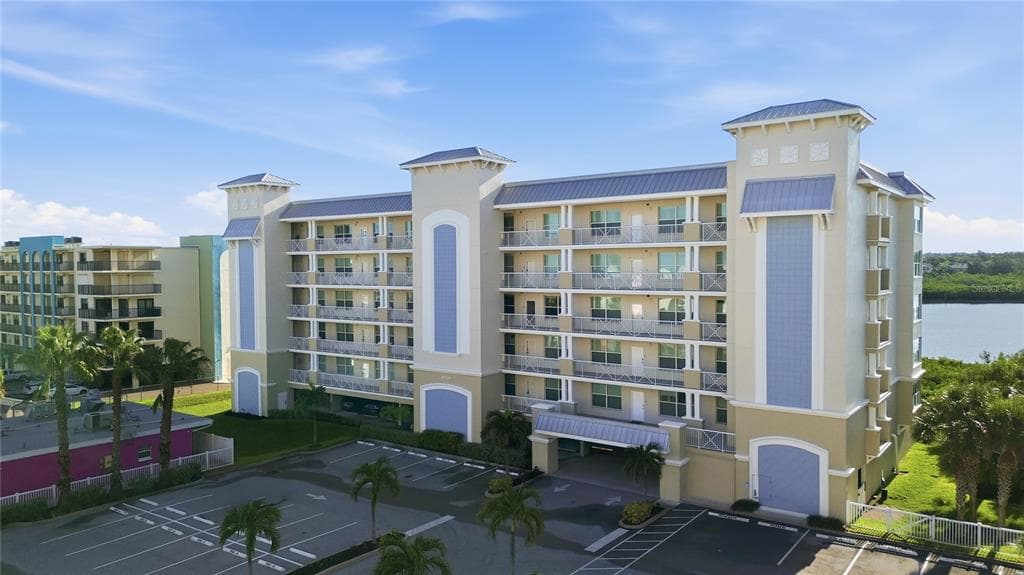 19519 GULF BOULEVARD 403 photo 2
