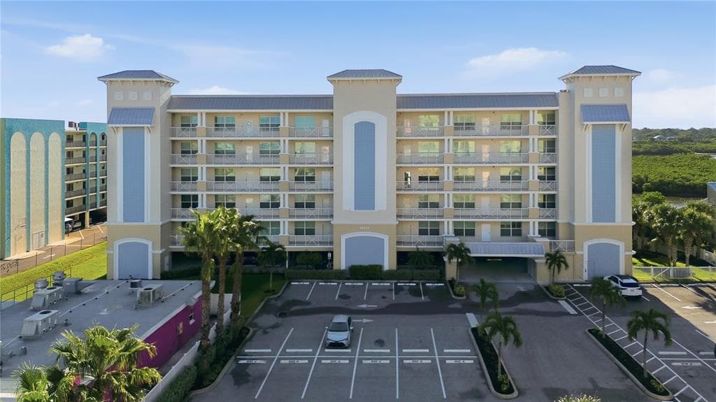 19519 GULF BOULEVARD 403 photo 1