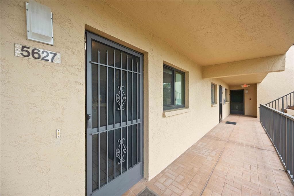 5627 ASHTON WAY 5627 photo 2