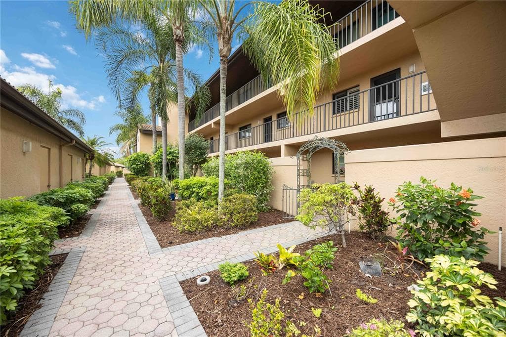 5627 ASHTON WAY 5627 photo 5