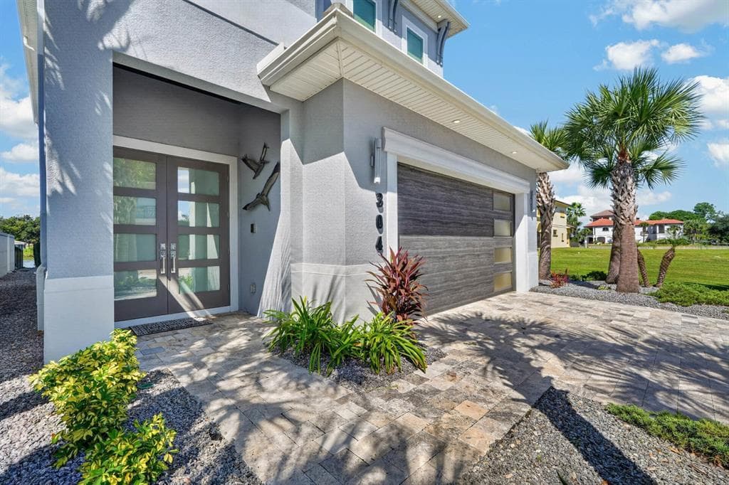 304 YACHT HARBOR DRIVE photo 13