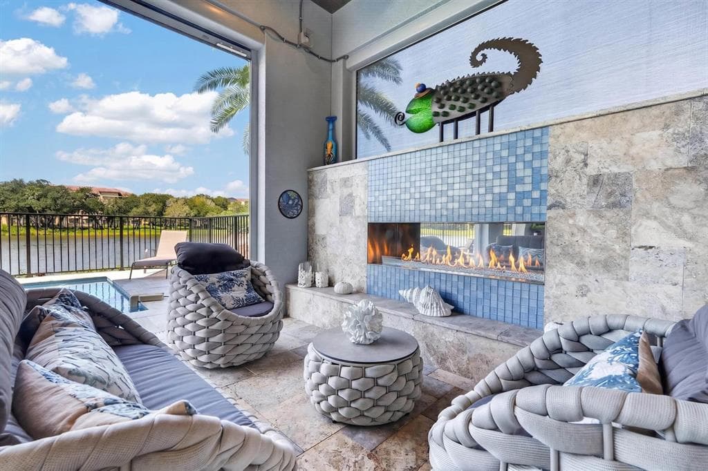 304 YACHT HARBOR DRIVE photo 3