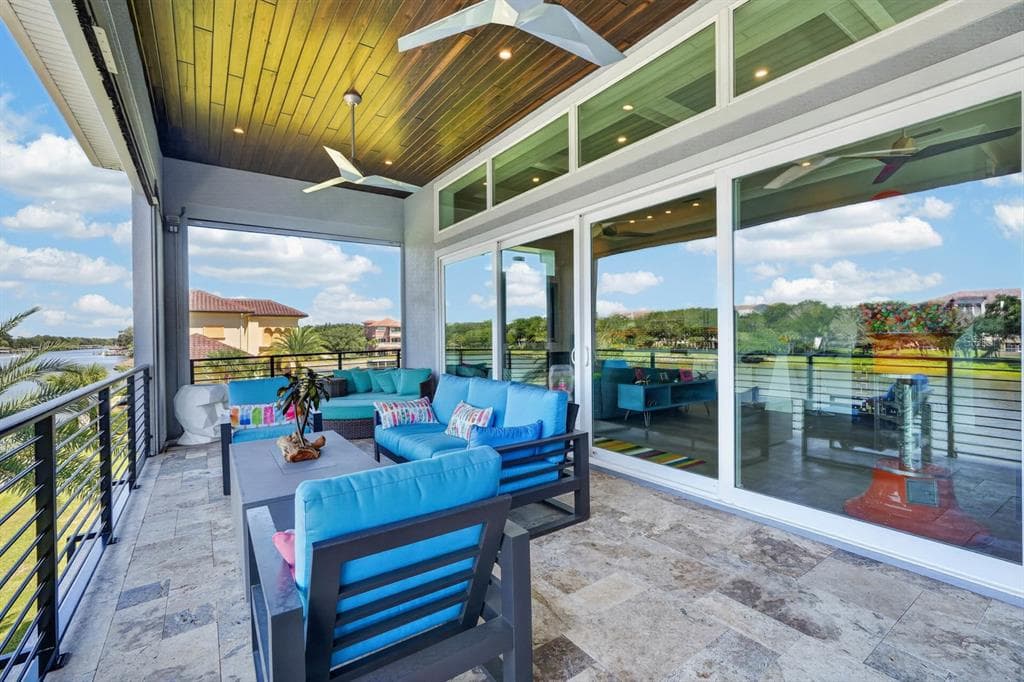 304 YACHT HARBOR DRIVE photo 9