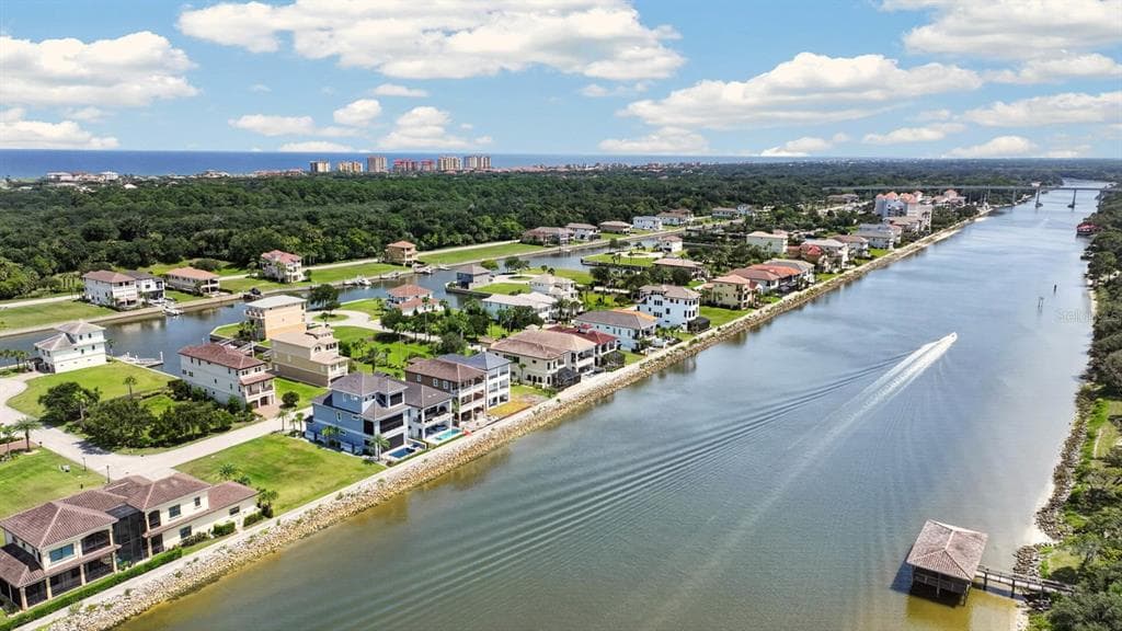304 YACHT HARBOR DRIVE photo 4