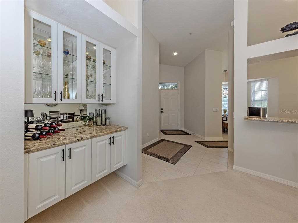 107 WOODBRIDGE DRIVE 202 photo 7