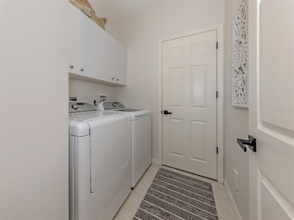 107 WOODBRIDGE DRIVE 202 photo 19