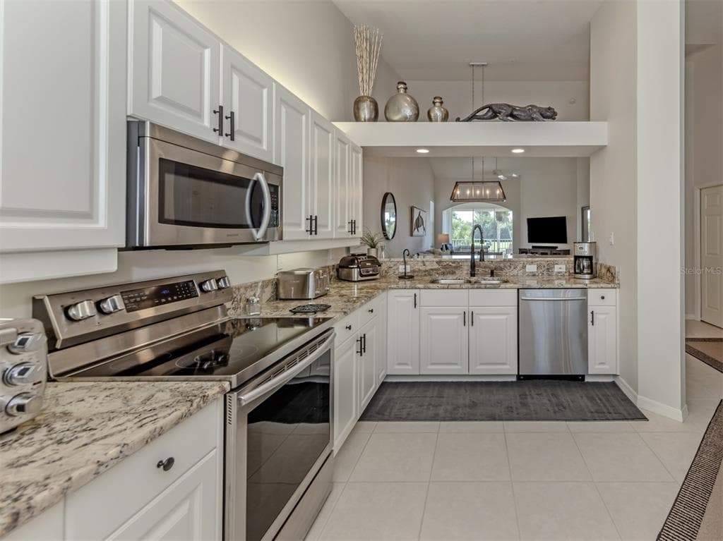 107 WOODBRIDGE DRIVE 202 photo 4