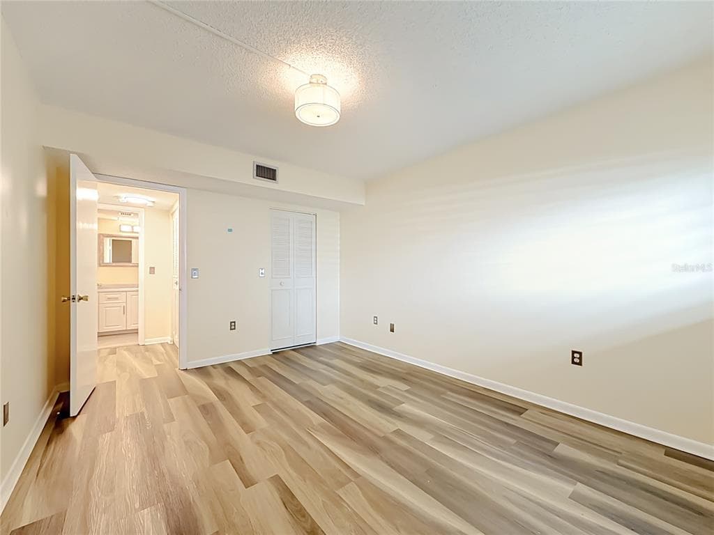 6020 SHORE BOULEVARD S 211 photo 23