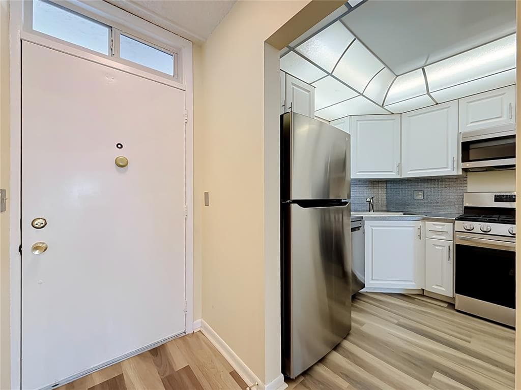 6020 SHORE BOULEVARD S 211 photo 22