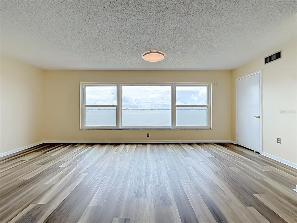 6020 SHORE BOULEVARD S 211 photo 7