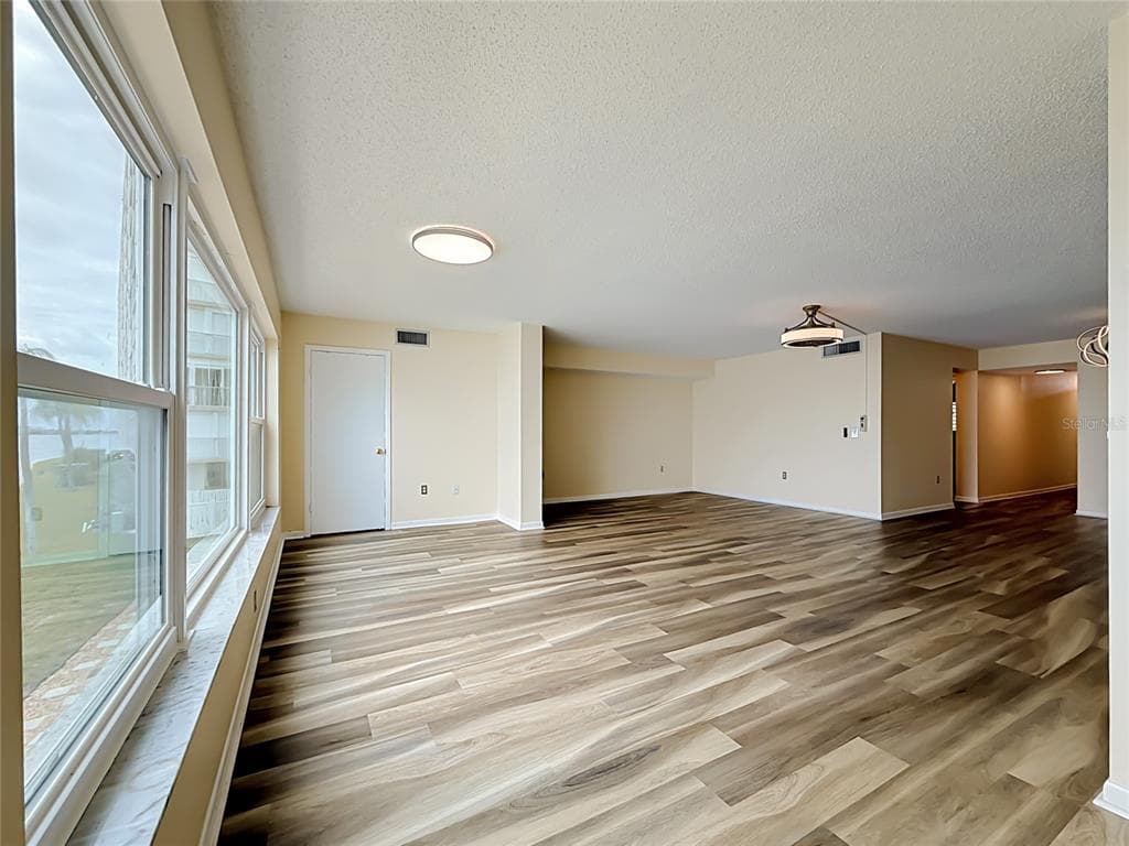 6020 SHORE BOULEVARD S 211 photo 15
