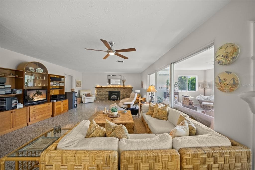 1820 STANFORD LANE photo 15