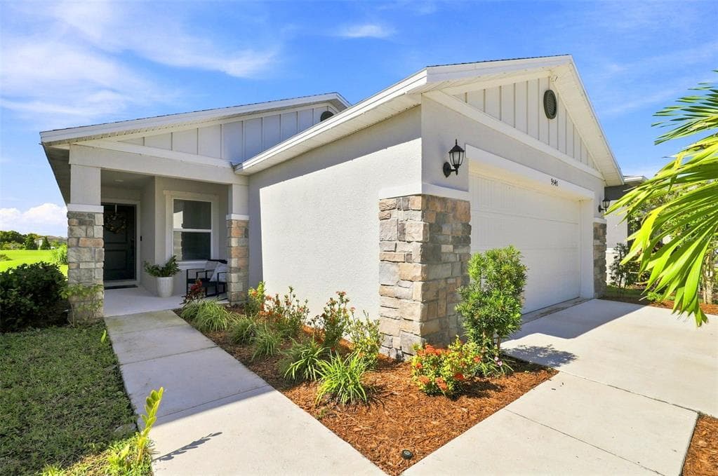 9540 SANDY BLUFFS CIRCLE photo 2
