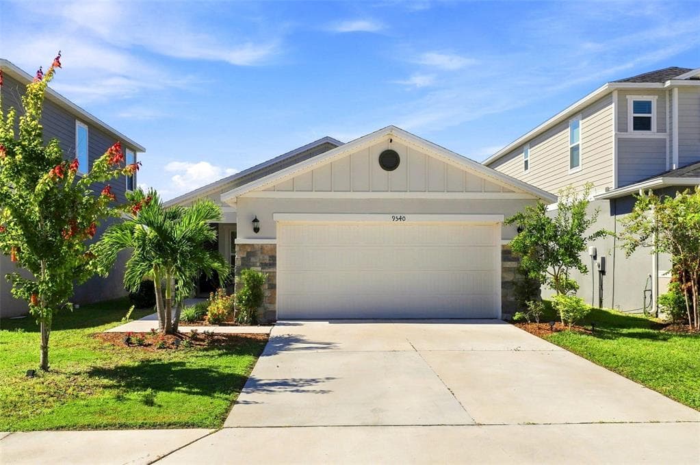 9540 SANDY BLUFFS CIRCLE photo 1