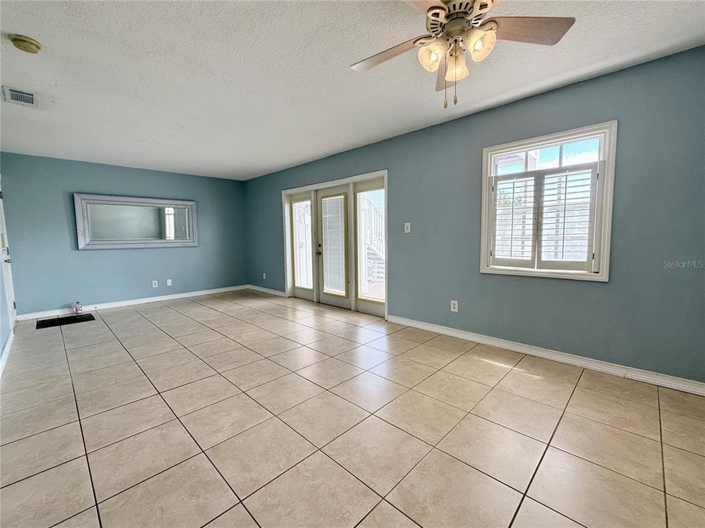 4784 BEACH DRIVE SE B photo 7