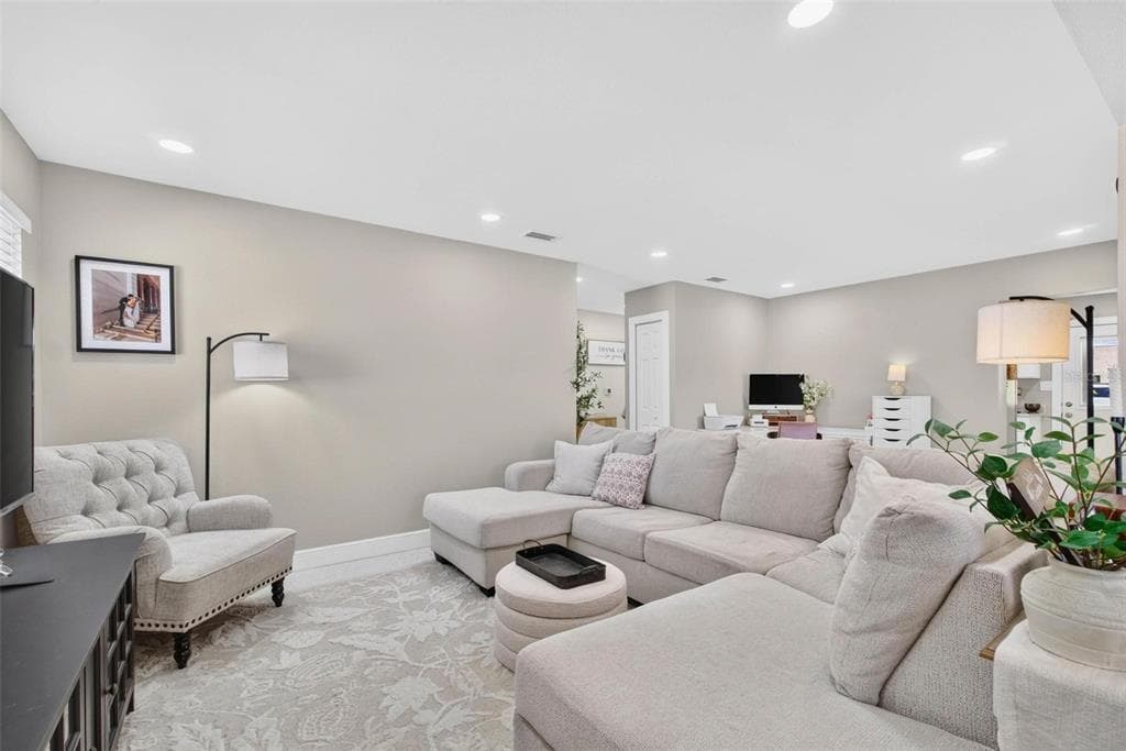 106 STEVEN STREET photo 10