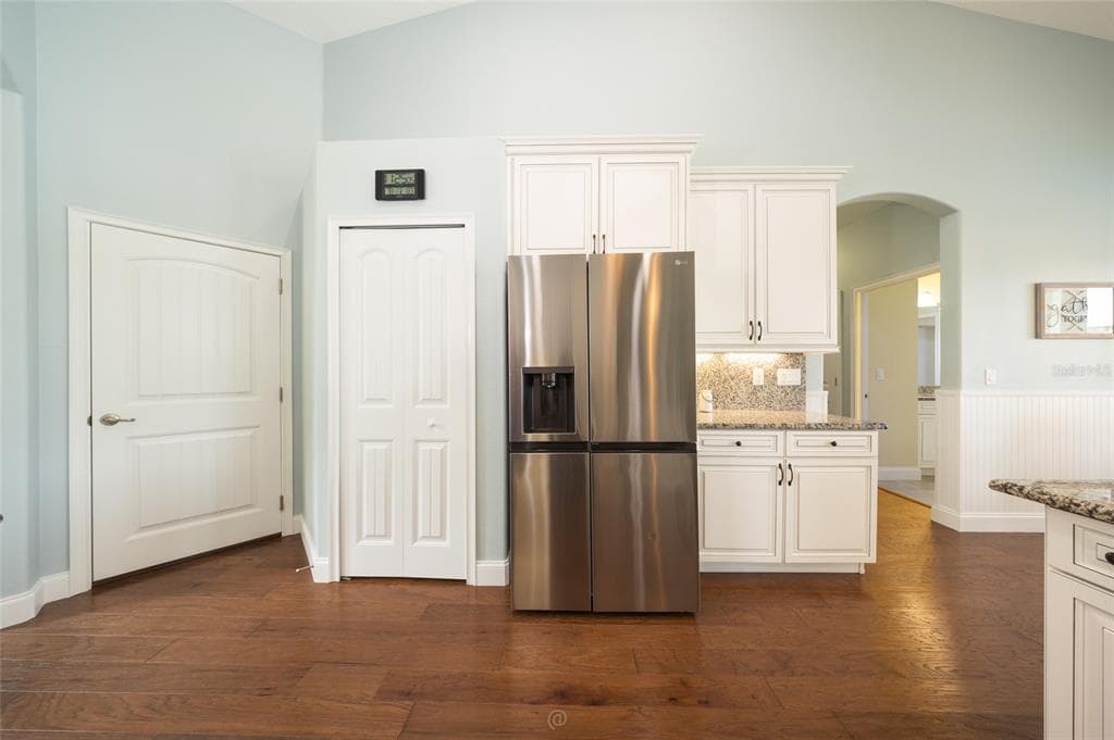 41 LUDLOW LANE W photo 7