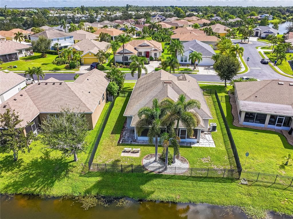 2639 SUNCOAST LAKES BOULEVARD photo 5
