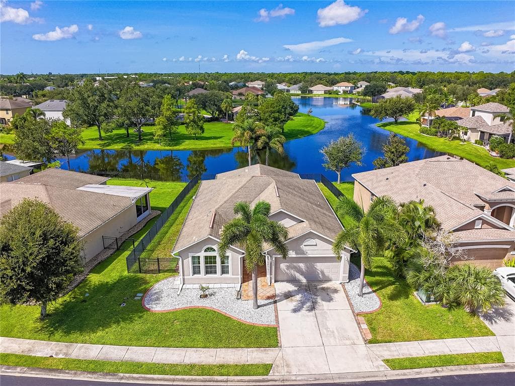 2639 SUNCOAST LAKES BOULEVARD photo 4