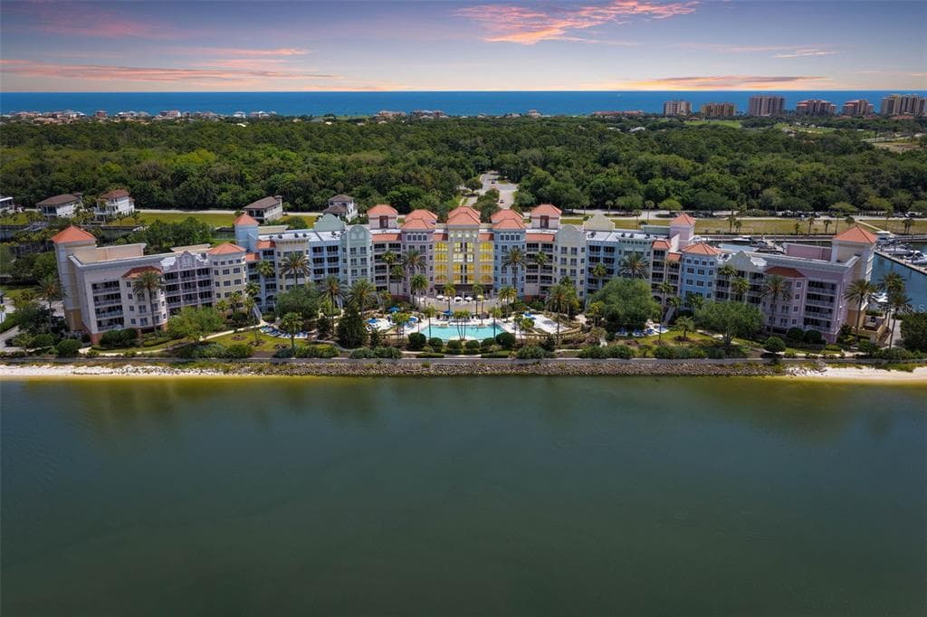102 YACHT HARBOR DRIVE 567 photo 2