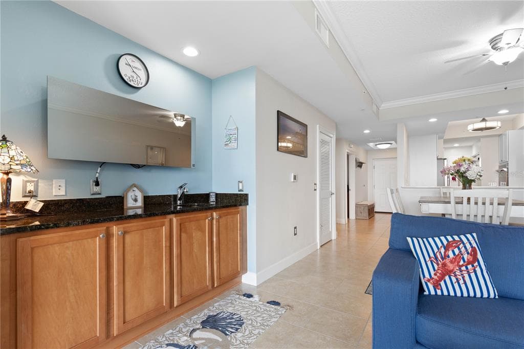 102 YACHT HARBOR DRIVE 567 photo 13