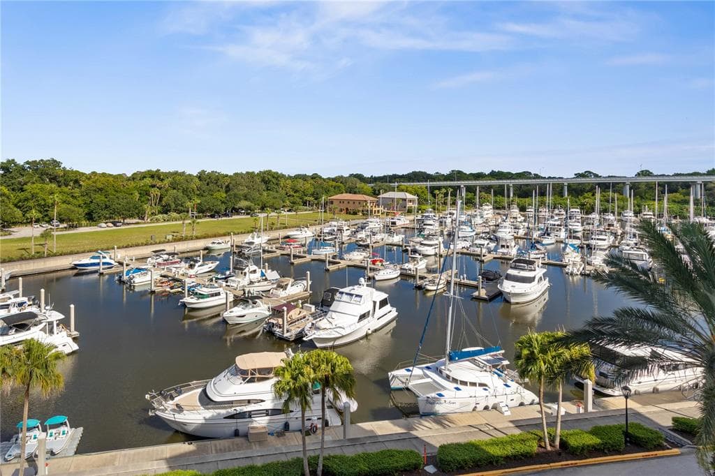 102 YACHT HARBOR DRIVE 567 photo 3