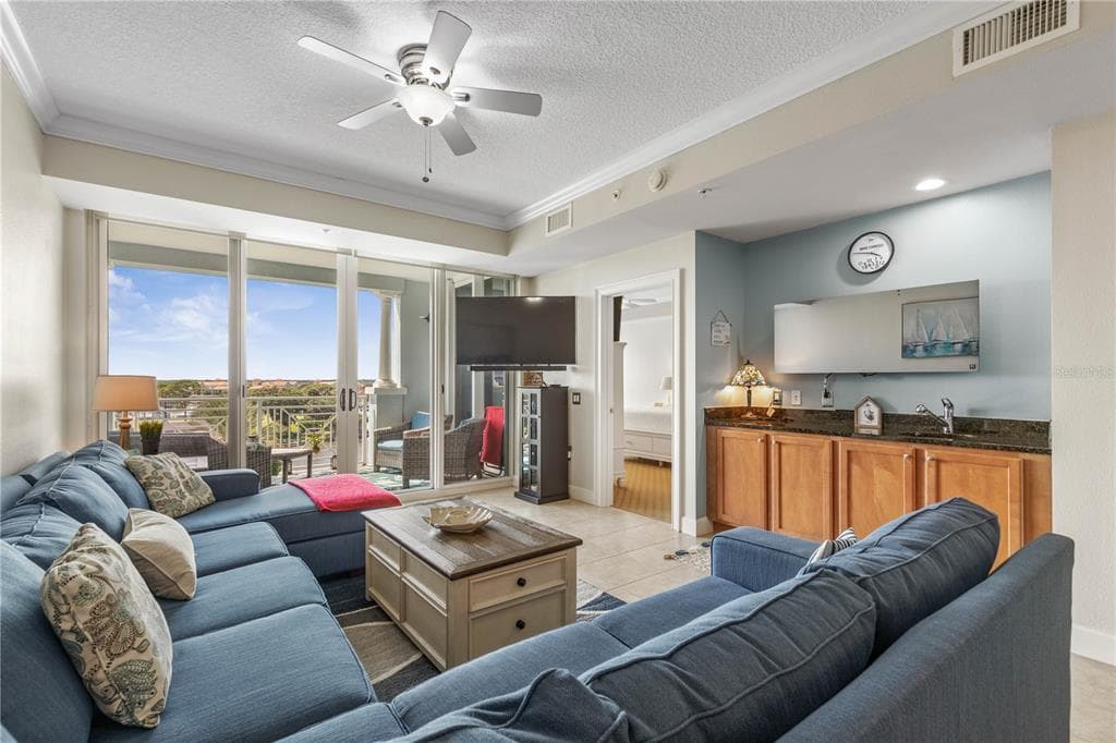 102 YACHT HARBOR DRIVE 567 photo 9