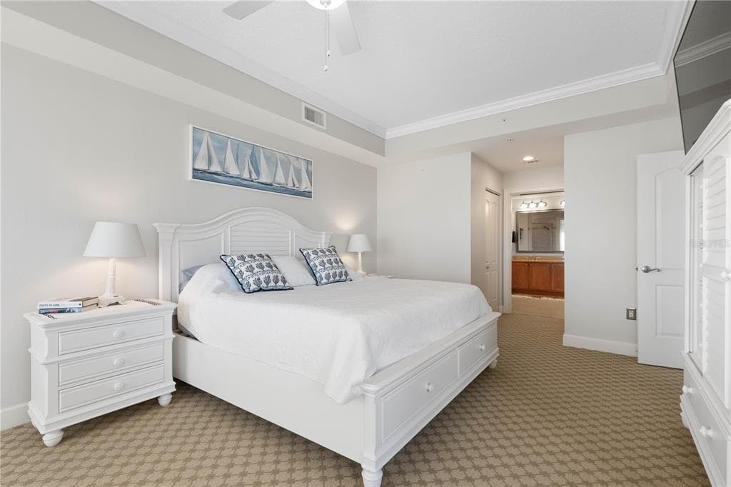 102 YACHT HARBOR DRIVE 567 photo 24