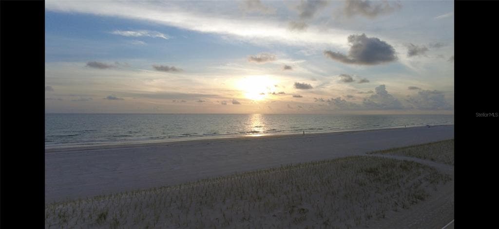 18650 GULF BOULEVARD 314 photo 5