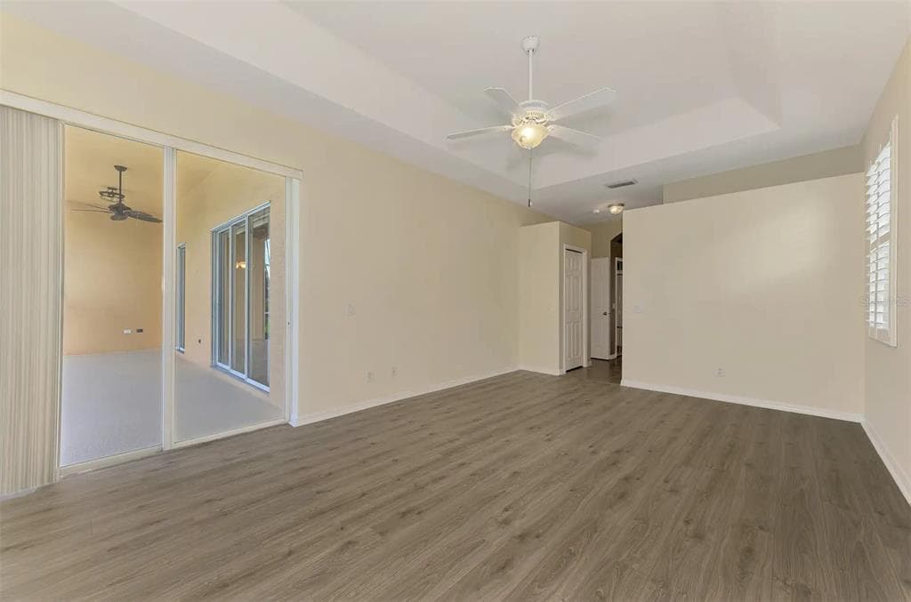 6721 CARLYLE LANE photo 23