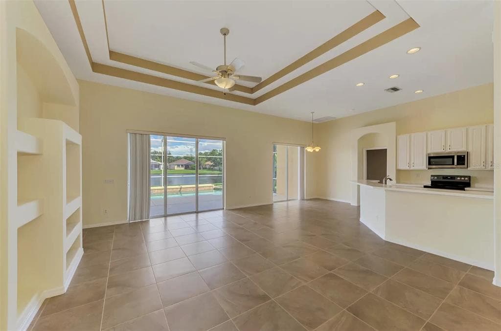 6721 CARLYLE LANE photo 7