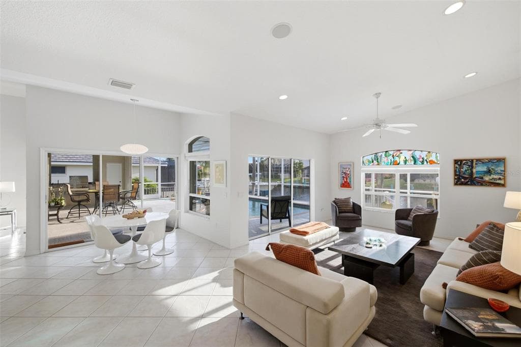 209 DIVINCI DRIVE photo 20