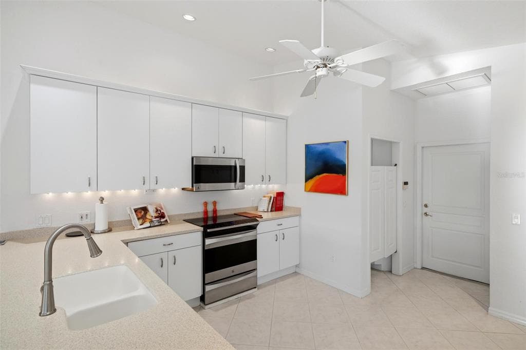 209 DIVINCI DRIVE photo 24