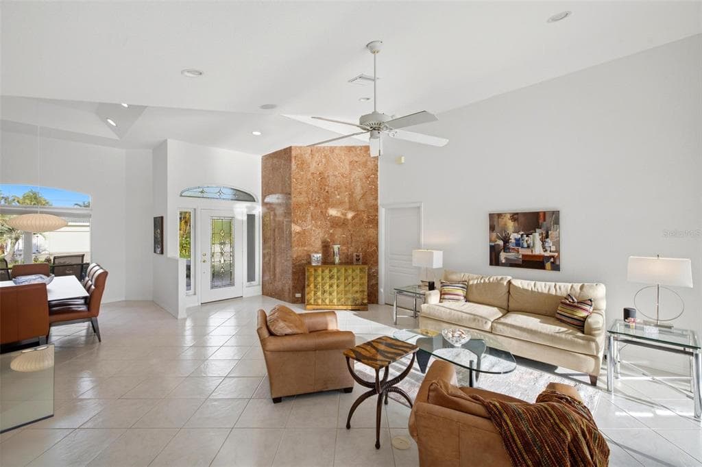 209 DIVINCI DRIVE photo 10