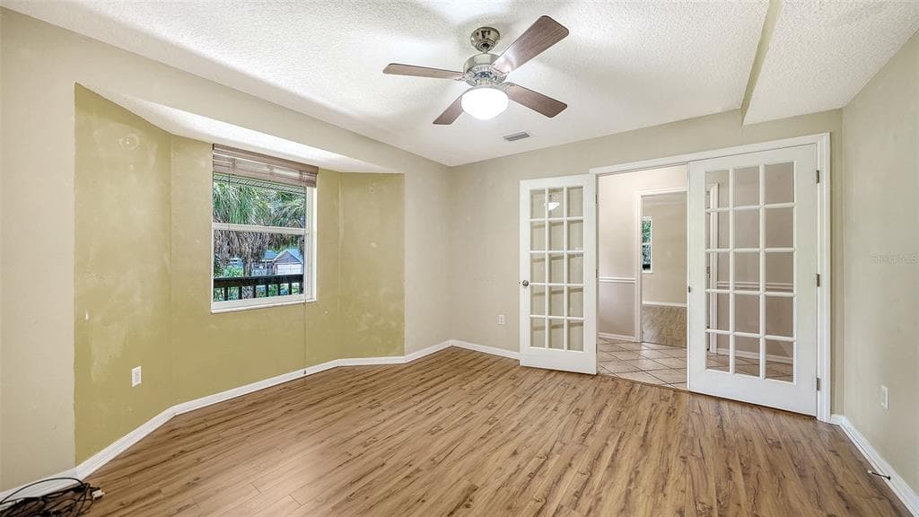 2046 CORDES STREET photo 23