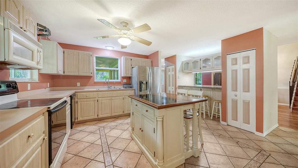 2046 CORDES STREET photo 10