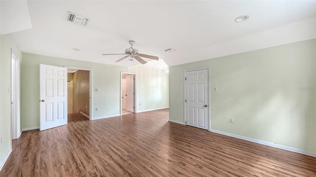 2046 CORDES STREET photo 18