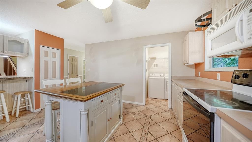 2046 CORDES STREET photo 11