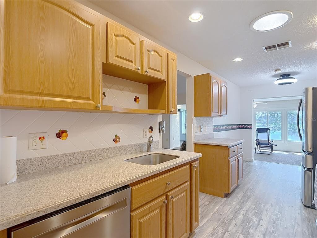 7406 HEATHER WALK DRIVE photo 23